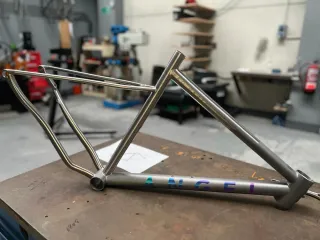 Cuadro Titanio Angel Works Cycles