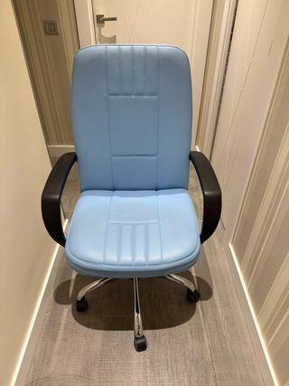 Silla de oficina polipiel azul