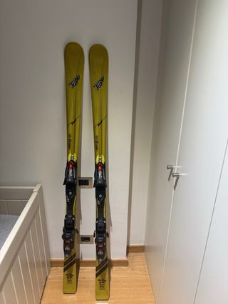 Esquís Dynastar 160cm con fijaciones