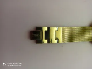 Reloj Guess Dorado