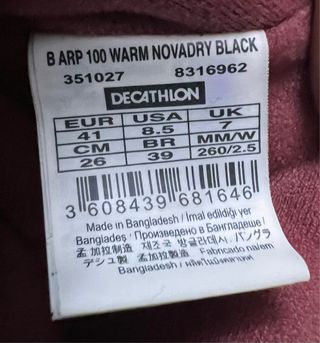 Botas de nieve negras con forro rojo