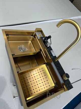 Fregadero Oro Multifunción con Pantalla Digital