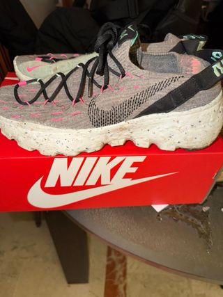 Nike Space Hippie Gris y Rosa