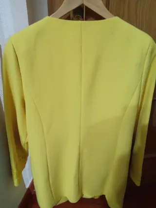 Abrigo amarillo Darling primavera