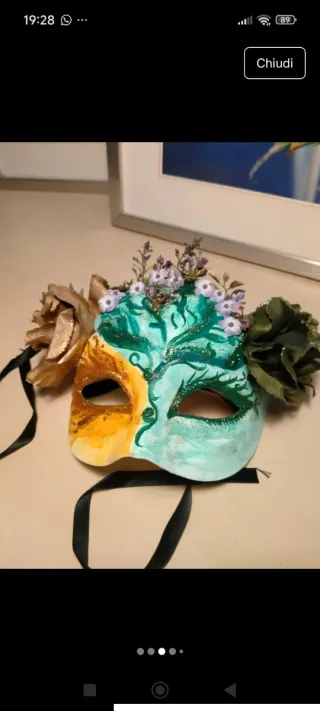 Maschera di carnevale decorata