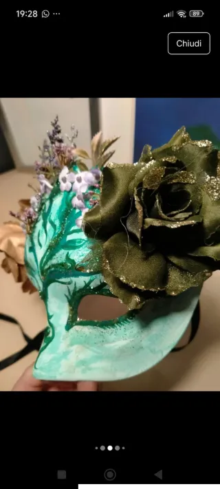 Maschera di carnevale decorata