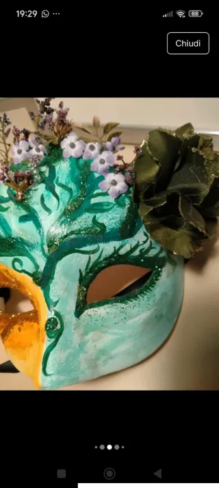 Maschera di carnevale decorata