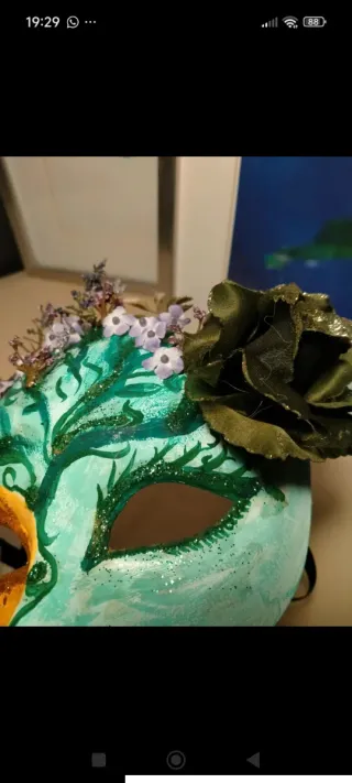 Maschera di carnevale decorata