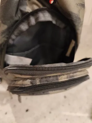 Riñonera lateral hombre.