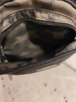 Riñonera lateral hombre.