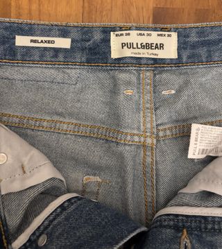 Pantalón vaquero roto - Pull&Bear.