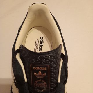Adidas Gazelle Negras y Blancas - Como Nuevas