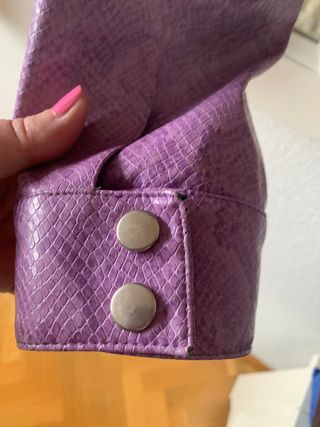 Cazadora juvenil polipiel lila