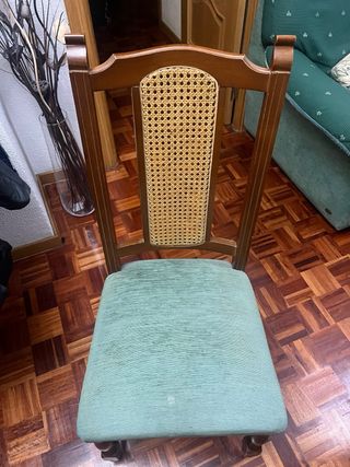 Mesa de comedor ovalada de madera