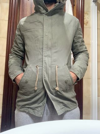 Chaquetón verde con capucha
