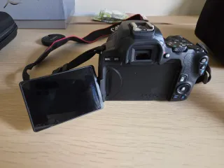 Canon EOS 250D Cámara Negra