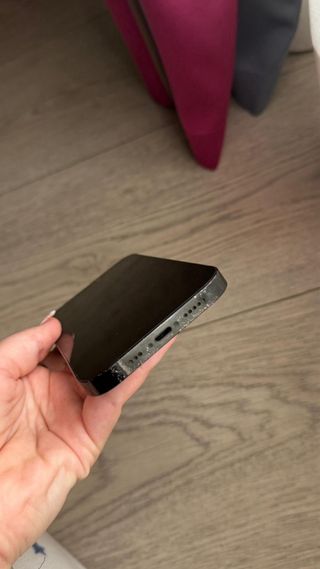 iPhone 14 Pro Negro con factura. REGALO FUNDAS.