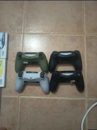 Lote 4 mandos PS4 para piezas