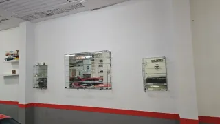 Vitrina expositora cristal y luz LED