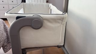 Minicuna colecho Chicco next to me magic