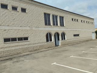 Se vende o alquila local comercial