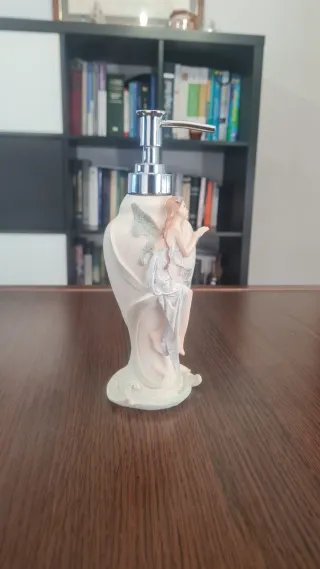 Figura de Hada dispensador de Gel