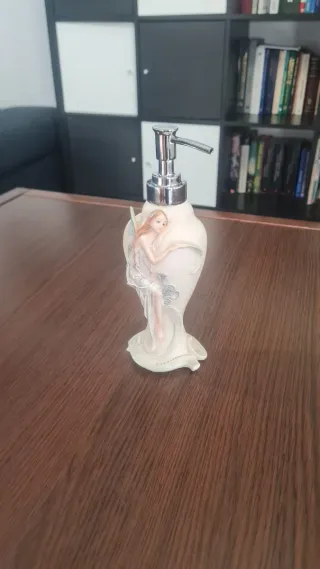 Figura de Hada dispensador de Gel