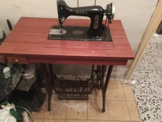 Máquina de coser Singer antigua
