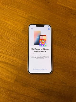 iPhone 14 128 GB + cargador + 1 funda