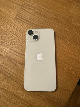 iPhone 14 128 GB + cargador + 1 funda