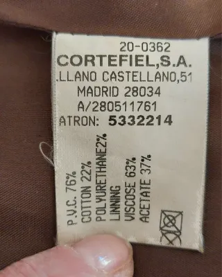 Chaqueta marrón Cortefiel muy estilosa.Efecto piel