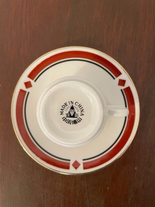 Tazas y platos de café