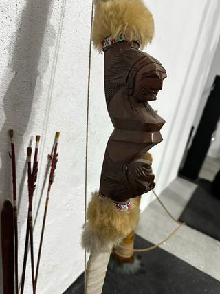 Arco y flechas decorativos