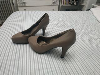 Zapatos de tacón marrones talla 39