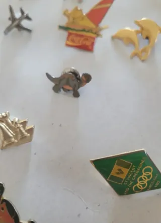 Lote 22 pins variados