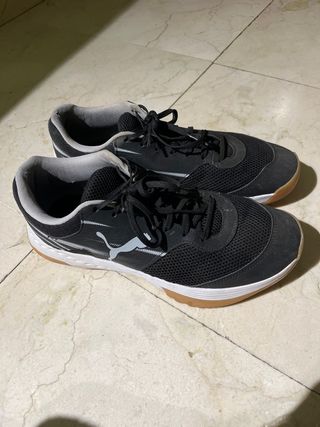 Zapatillas Puma Negras y Blancas