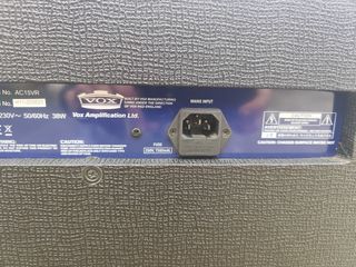 Amplificador Vox AC15VR.