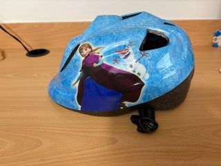 Casco infantil Frozen patinete/bicicleta