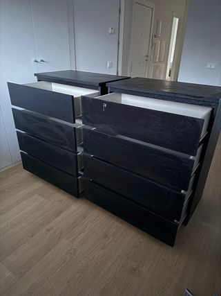 Dos Cómodas Negras 4 Cajones