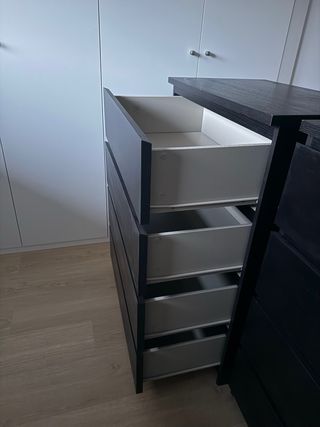 Dos Cómodas Negras 4 Cajones