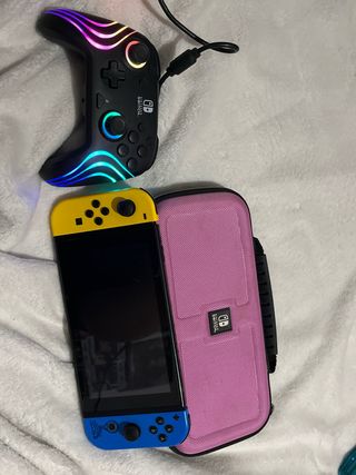 Nintendo Switch Edición Fortnite + Mando y Funda