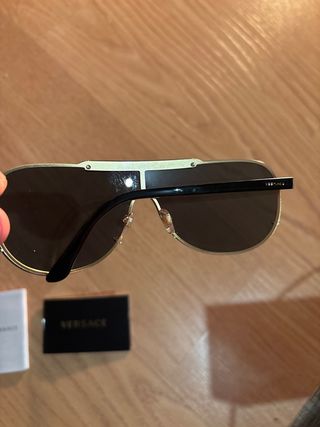 Gafas de sol Versace mujer negras y doradas