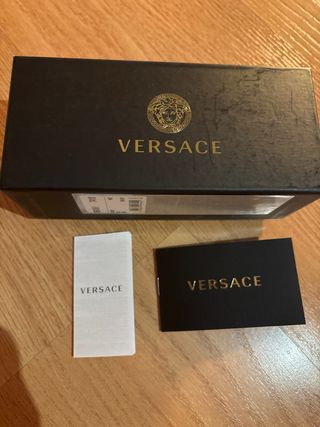 Gafas de sol Versace mujer negras y doradas