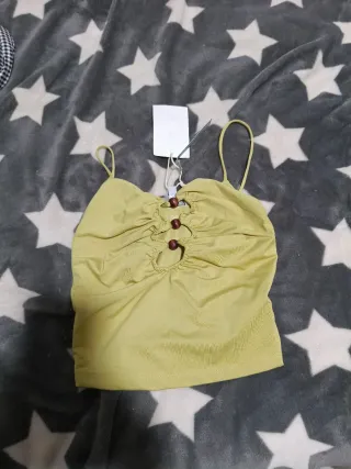 Top verde con cordones