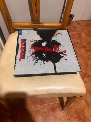 PS4 (PlayStation 4) Negra + Mando+cargador+juegos