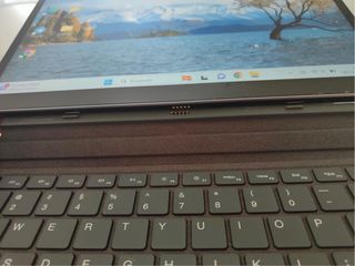 Tableta 2 en 1 12.6 Core i7