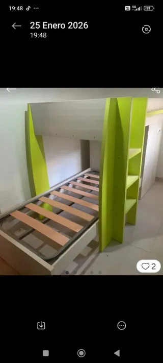 Cama litera con estanterías y armario