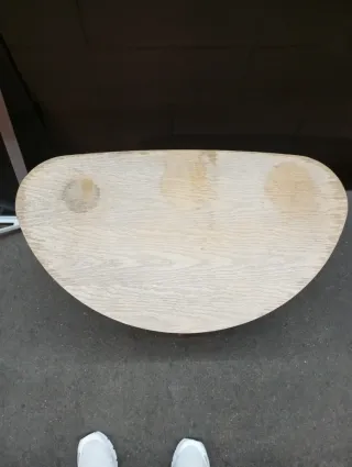 Mesa de comedor de madera