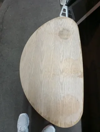 Mesa de comedor de madera