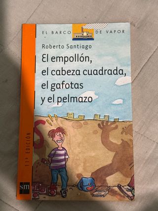 El empollón, el cabeza cuadrada, el gafotas y e...